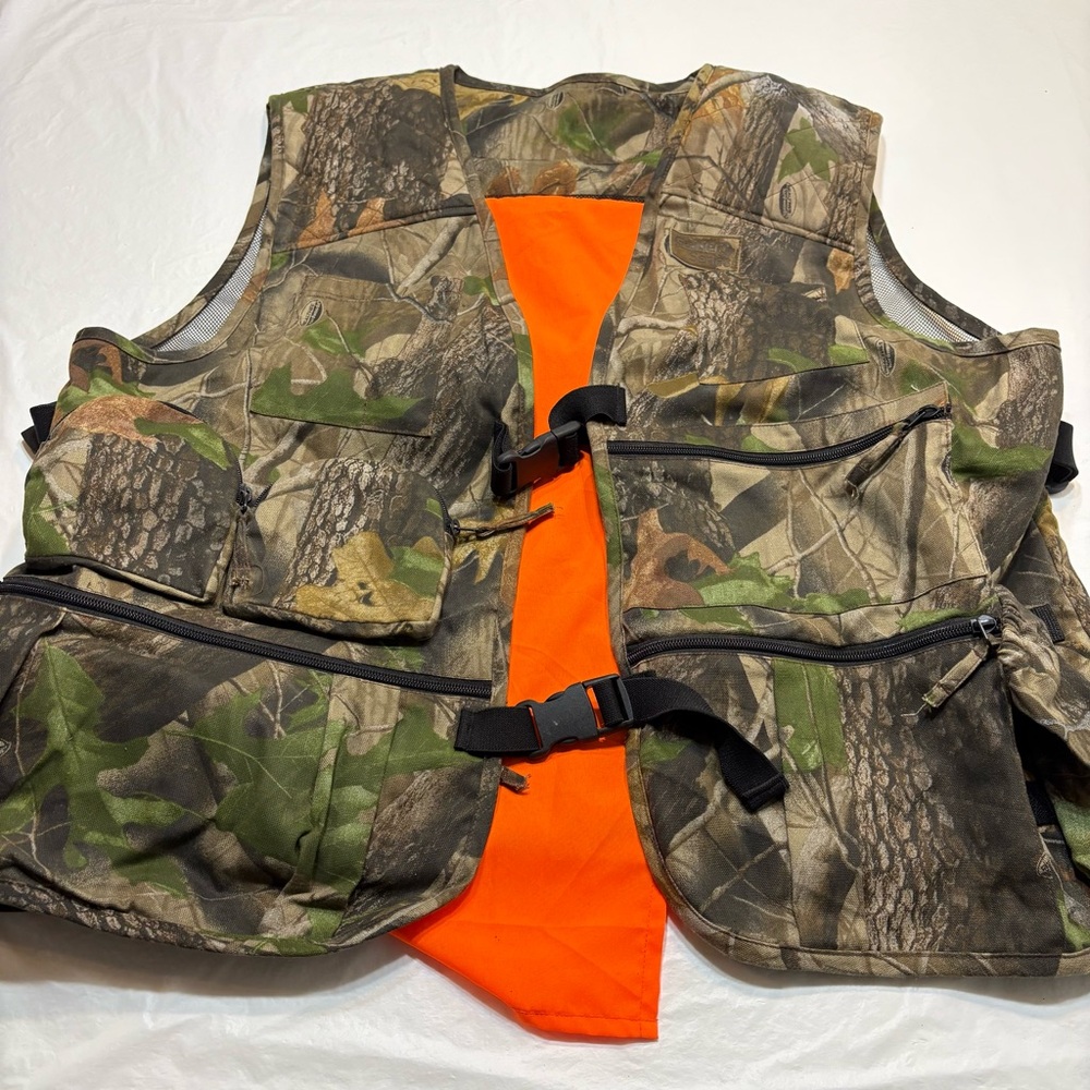 Gander Mountain Camo Hunting Vest Guide Series Pockets Mesh Lining Men’s Large